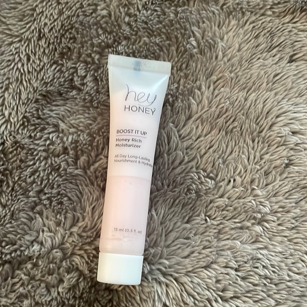 🌿4/$20 hey honey moisturizer